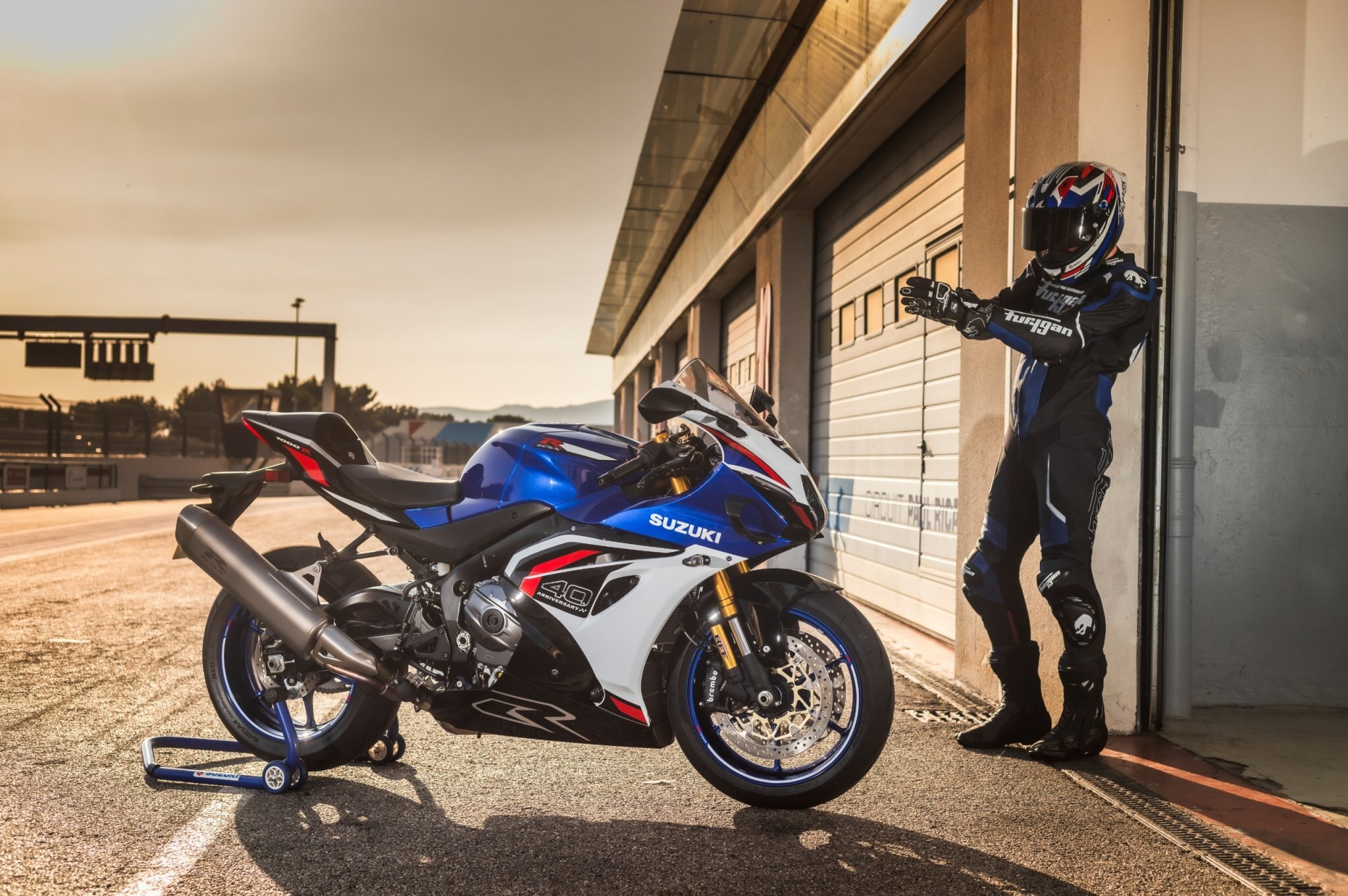 2027 Suzuki GSX R1000RS Pearl Vigor Blue / Pearl Tech White (C6F)