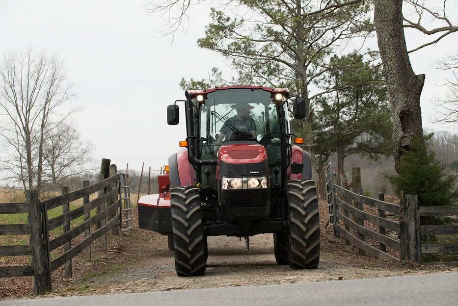 Case IH Utility Farmall® 100C