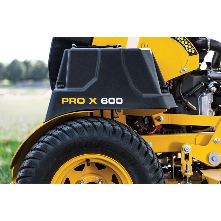 Cub Cadet PRO X 636