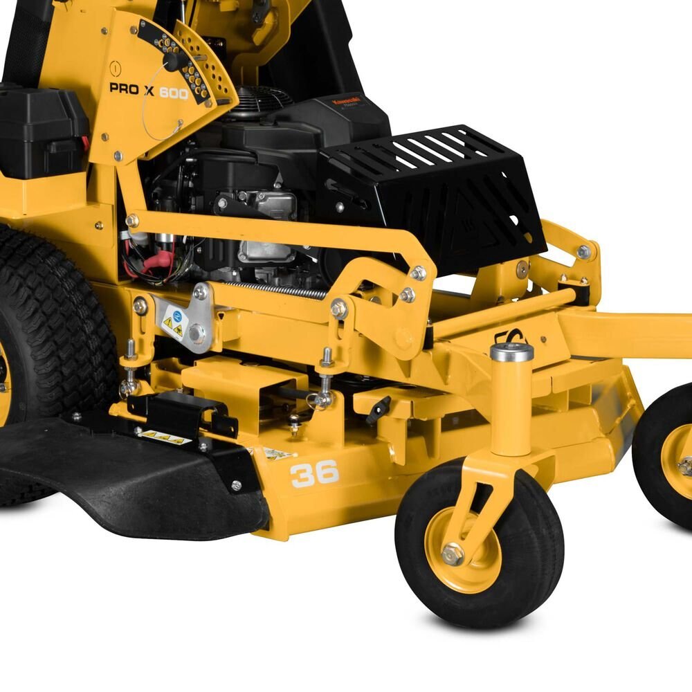 Cub Cadet PRO X 636