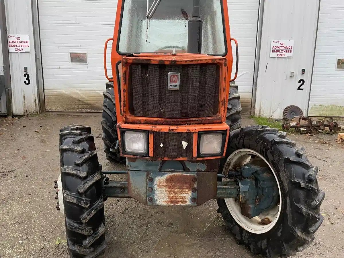 1985 Kubota M4950DT