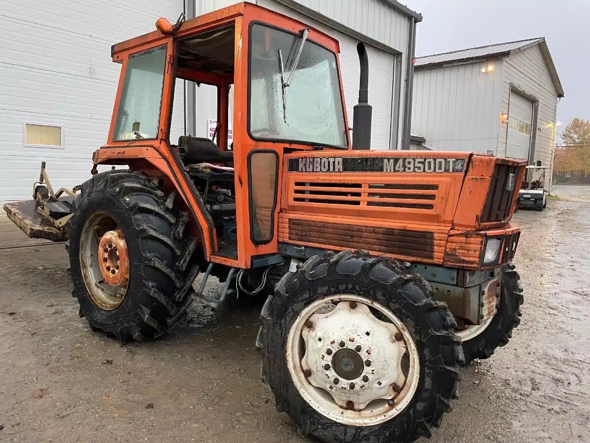 1985 Kubota M4950DT