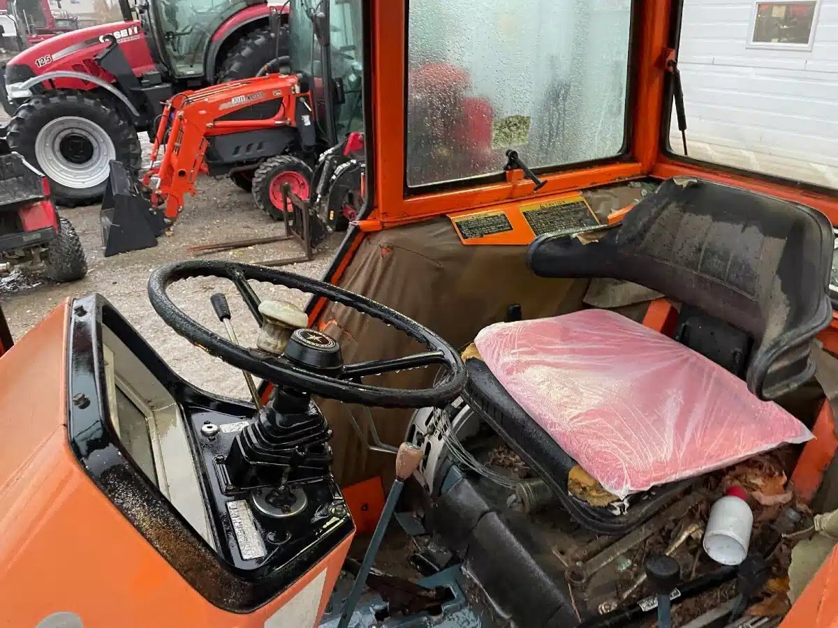 1985 Kubota M4950DT