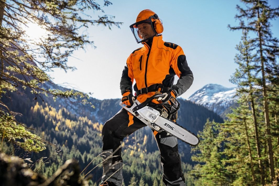 STIHL MS 261 C-M CHAIN SAW 18