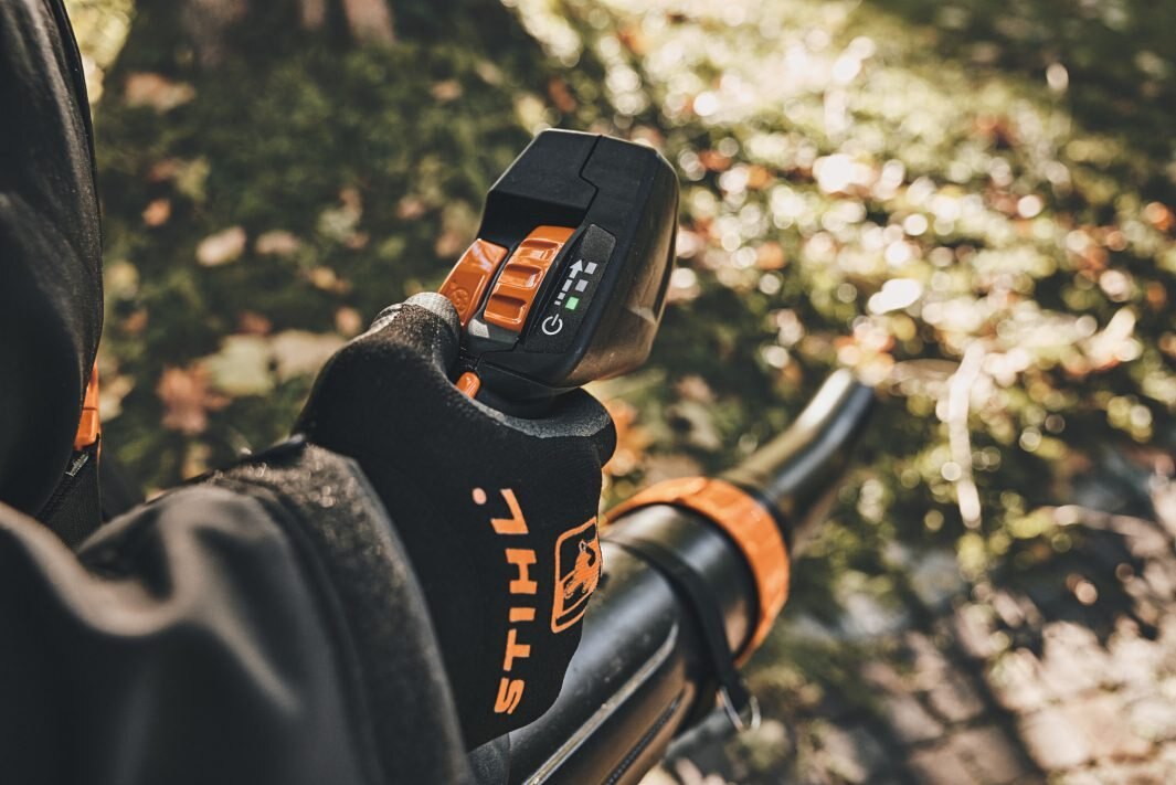 STIHL BGA 300 BA030115902