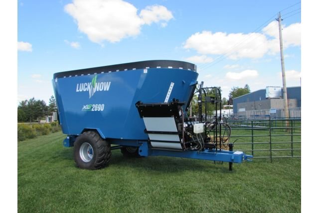 Lucknow Single Screw Vertical Mixers Trailer 2950 (Tandem Axle)