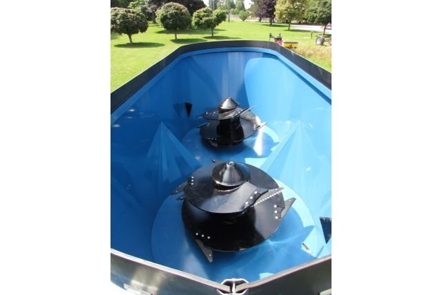 Lucknow Single Screw Vertical Mixers Trailer 2950 (Tandem Axle)