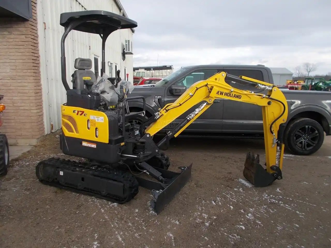 2023 New Holland E17C