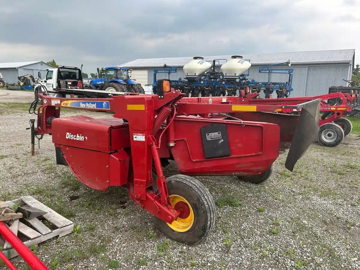 2012 New Holland H7320