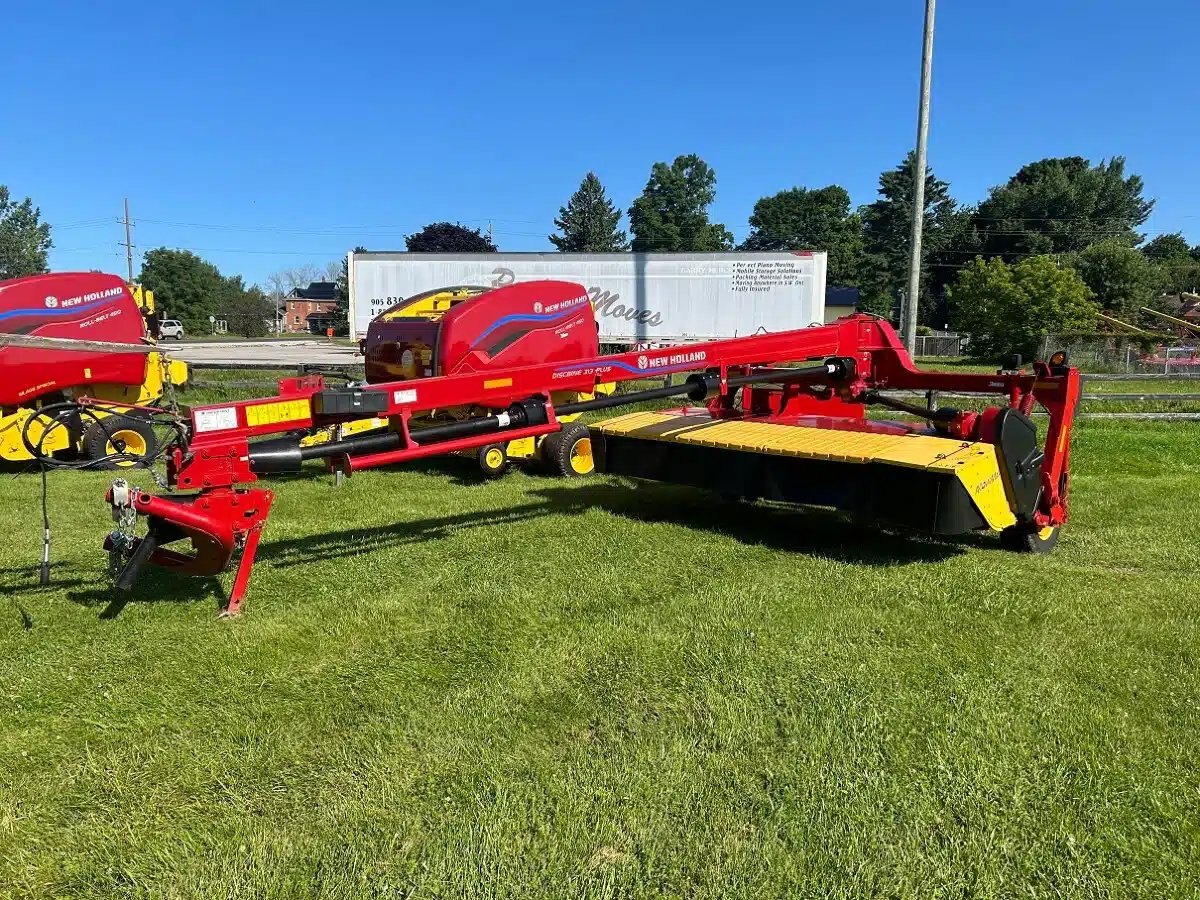 Mahindra 6075 Power Shuttle Cab