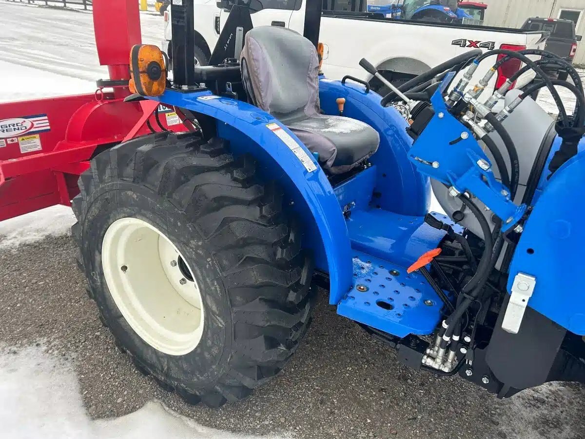 2023 New Holland WORKMASTER 25