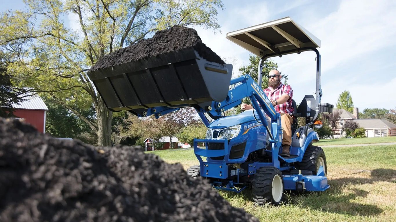 New Holland WORKMASTER™ 25S Sub Compact WORKMASTER™ 25S Open Air + 100LC Loader + 160GMS Mower