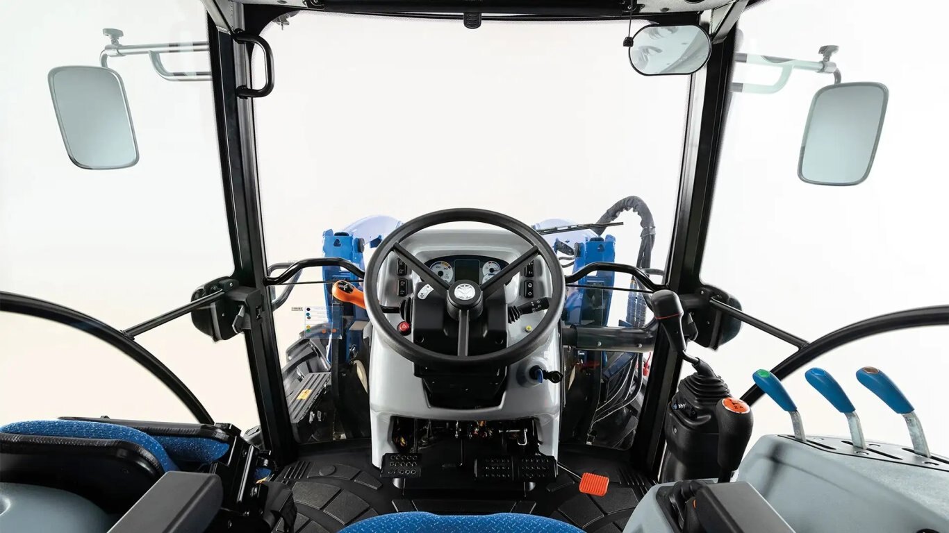 New Holland PowerStar™ WORKMASTER™ 105
