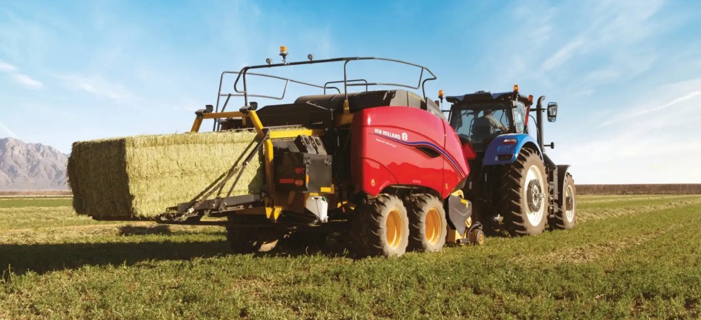 New Holland BigBaler PLUS Large Square Balers BigBaler 330 PLUS CropCutter® Packer Cutter