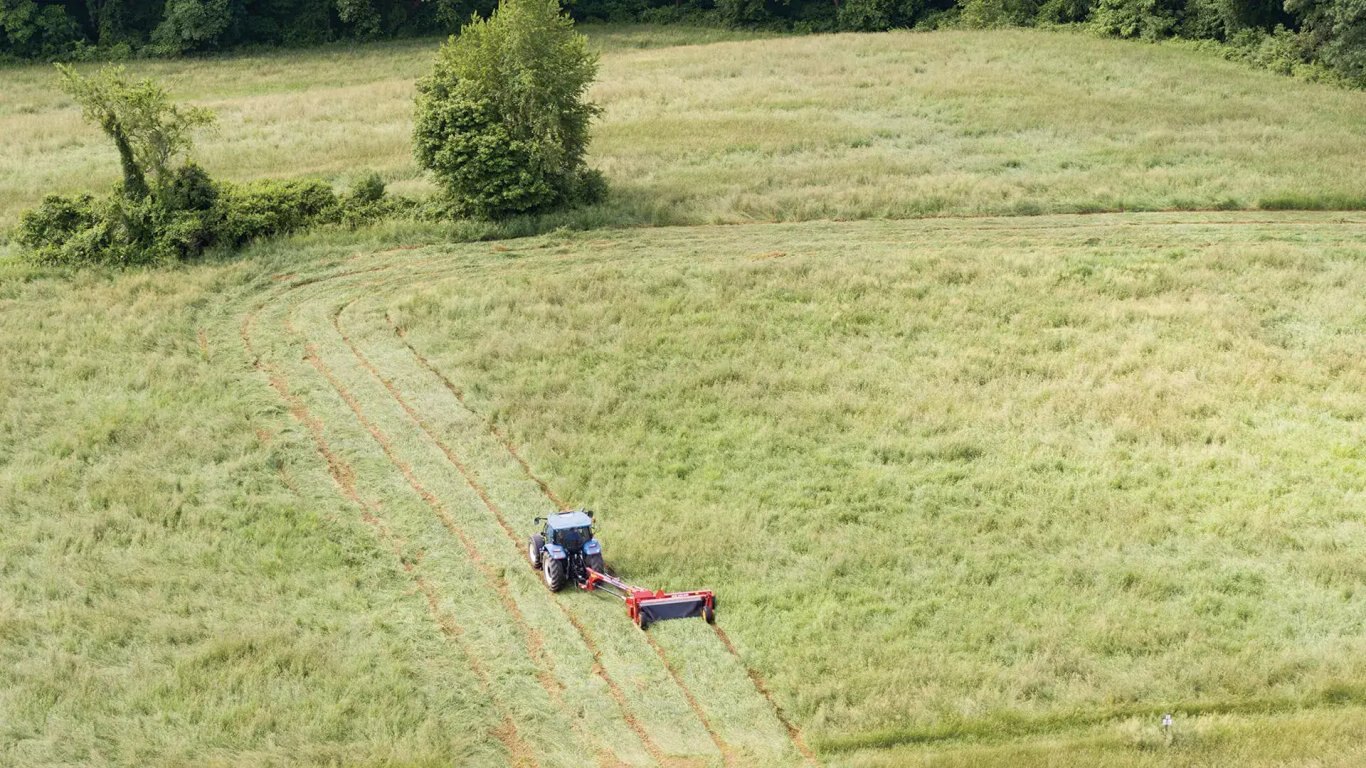 New Holland DuraDisc™ Heavy Duty Disc Mowers DuraDisc™ 210M