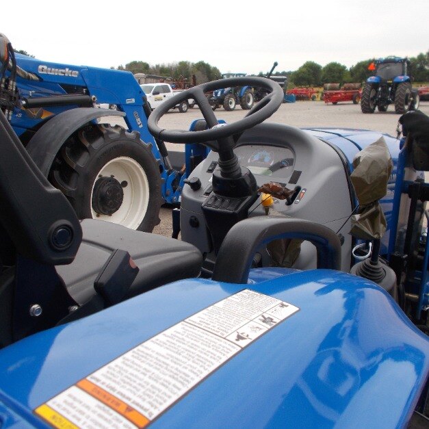 2023 New Holland Boomer™ 55 + ROPS + Loader + 2 Remote Valves