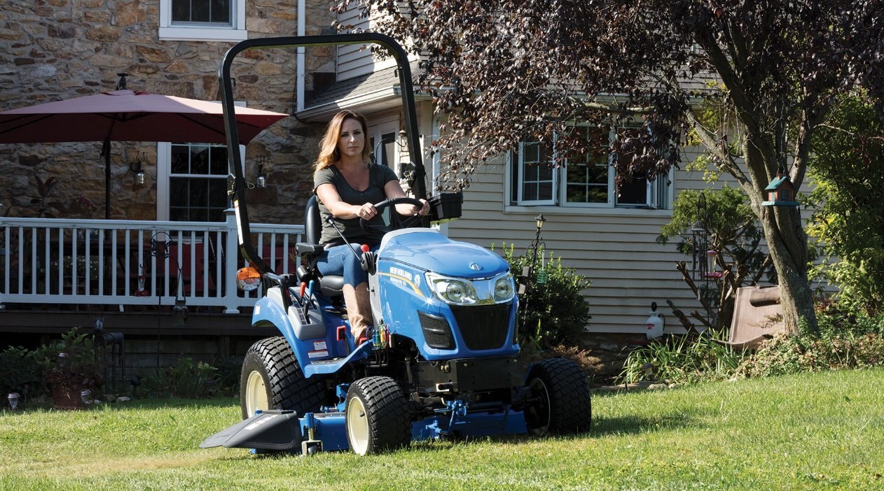 New Holland WORKMASTER™ 25S Sub Compact WORKMASTER™ 25S Open Air + 100LC Loader + 160GMS Mower