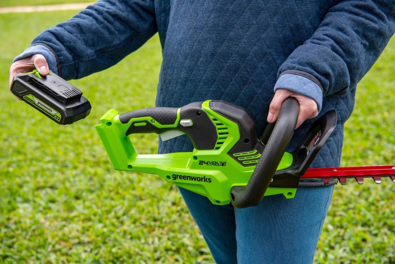 Greenworks 24 Volt 22 Hedge Trimmer with Battery and Charger | 24H20