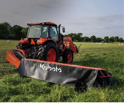 Kubota DM vs DMC: What Is the Difference Between a Disc Mower and a Disc Mower Conditioner?