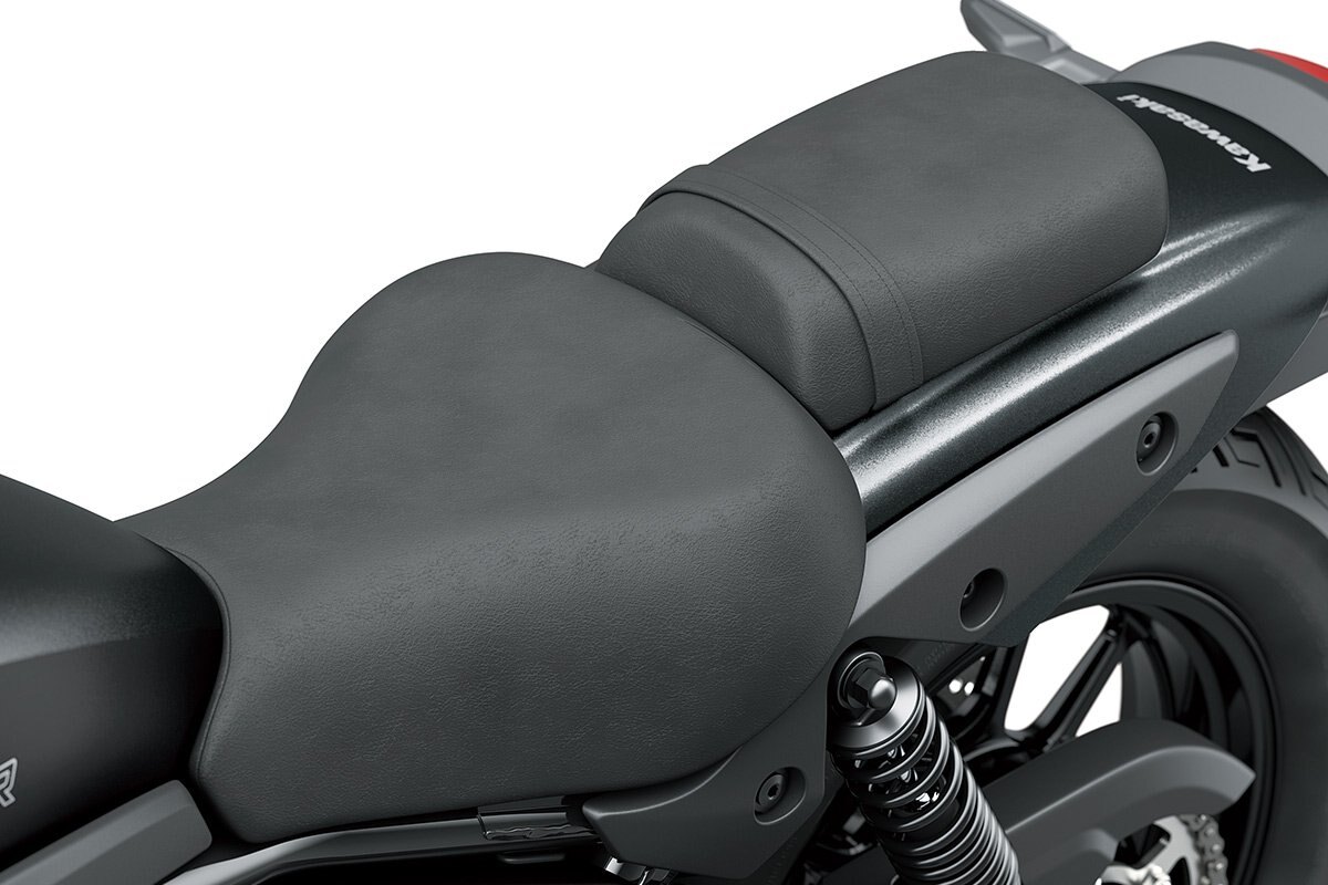 2025 Kawasaki ELIMINATOR 500 SE Metallic Matte Carbon Gray / Flat Ebony