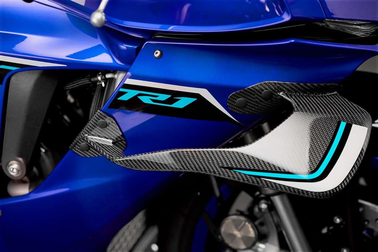 2025 Yamaha YZF R1 Matte Raven Black