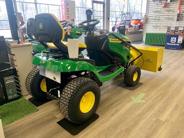 John Deere S130 / 42 Lawn Tractor w/ 44 Snowblower Package