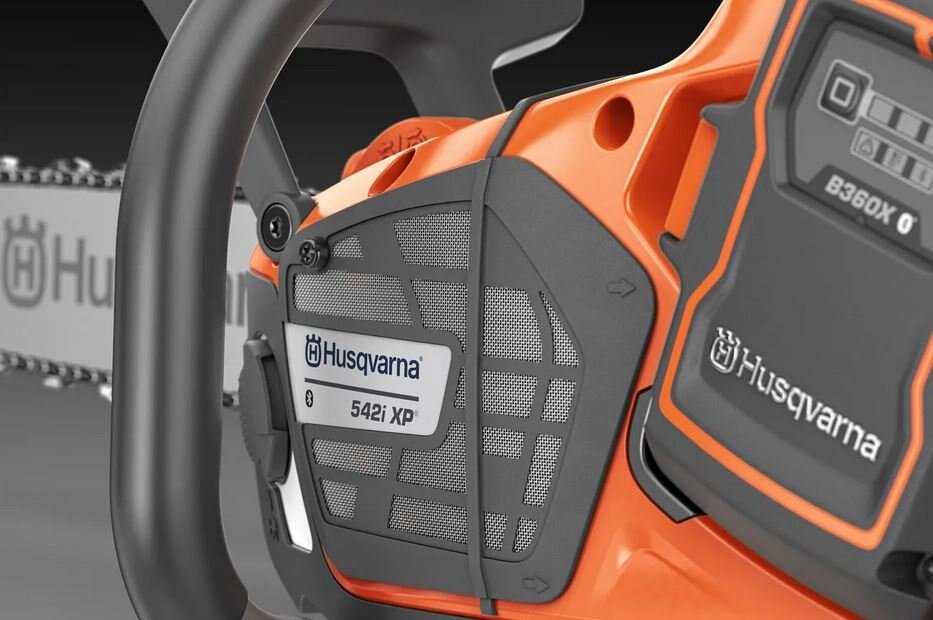 Husqvarna 542i XP® Battery chainsaw CHAINSAW 542i XP X Precision, SP21G 16, Kit Battery + Charger SKU: 970 66 65 19