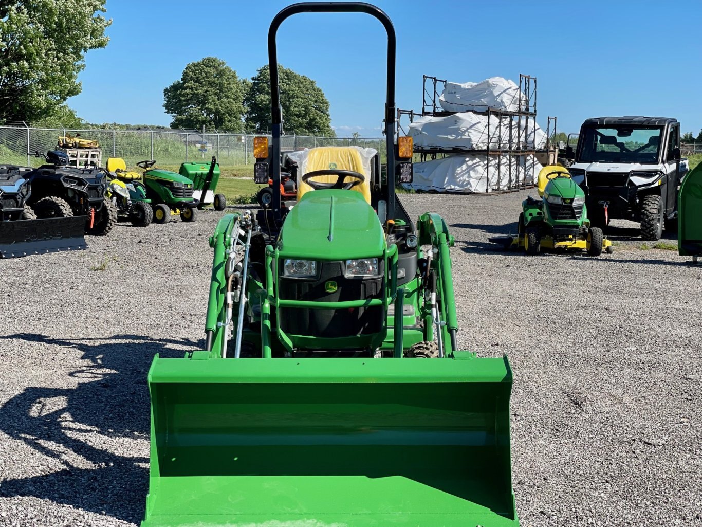 2024 John Deere 1025R Compact Tractor w/ Loader