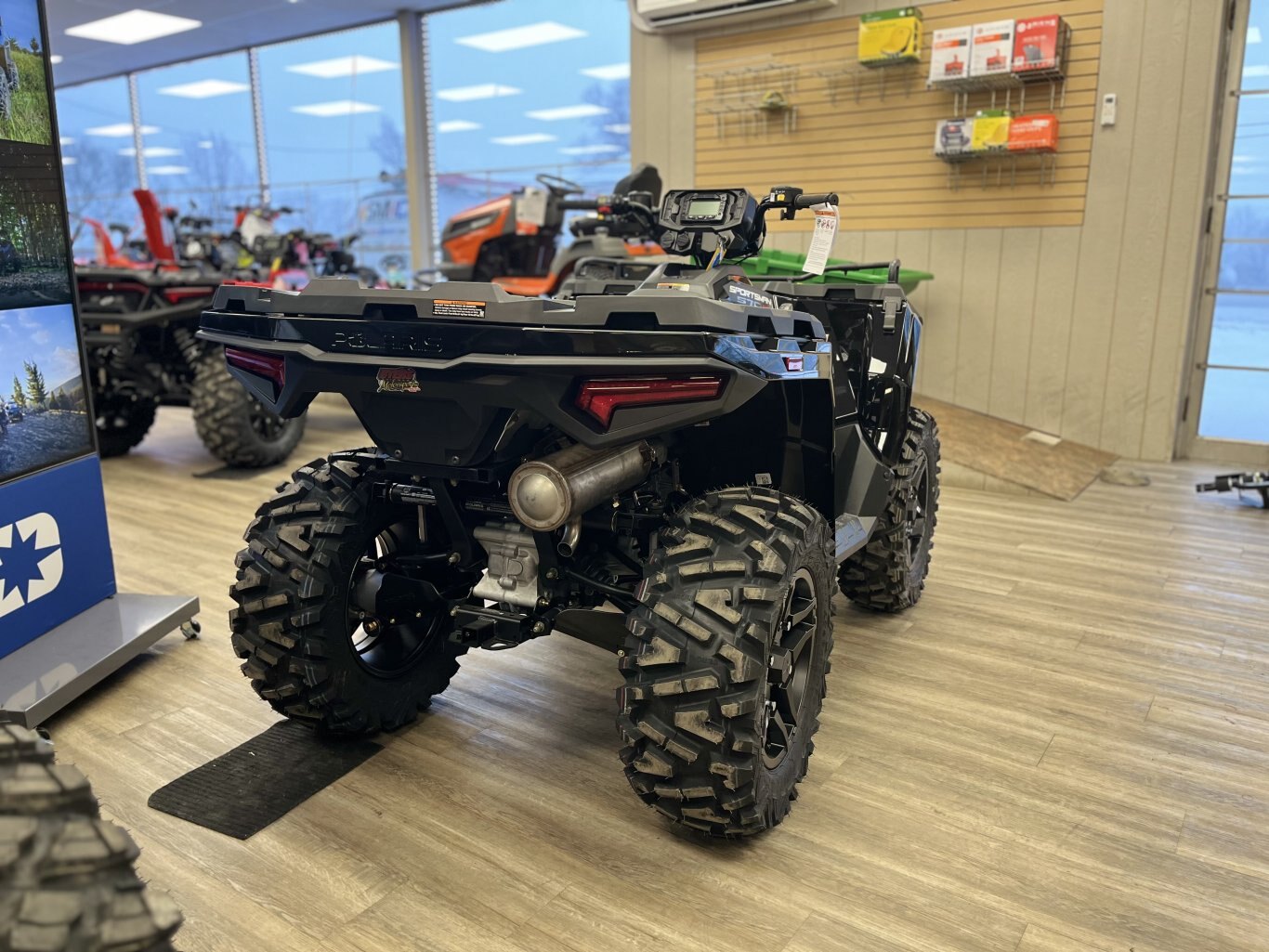 2025 Polaris Sportsman 570 Trail Onyx Black