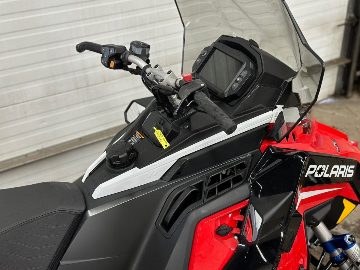 2022 Polaris 850 INDY VR1 137 RED