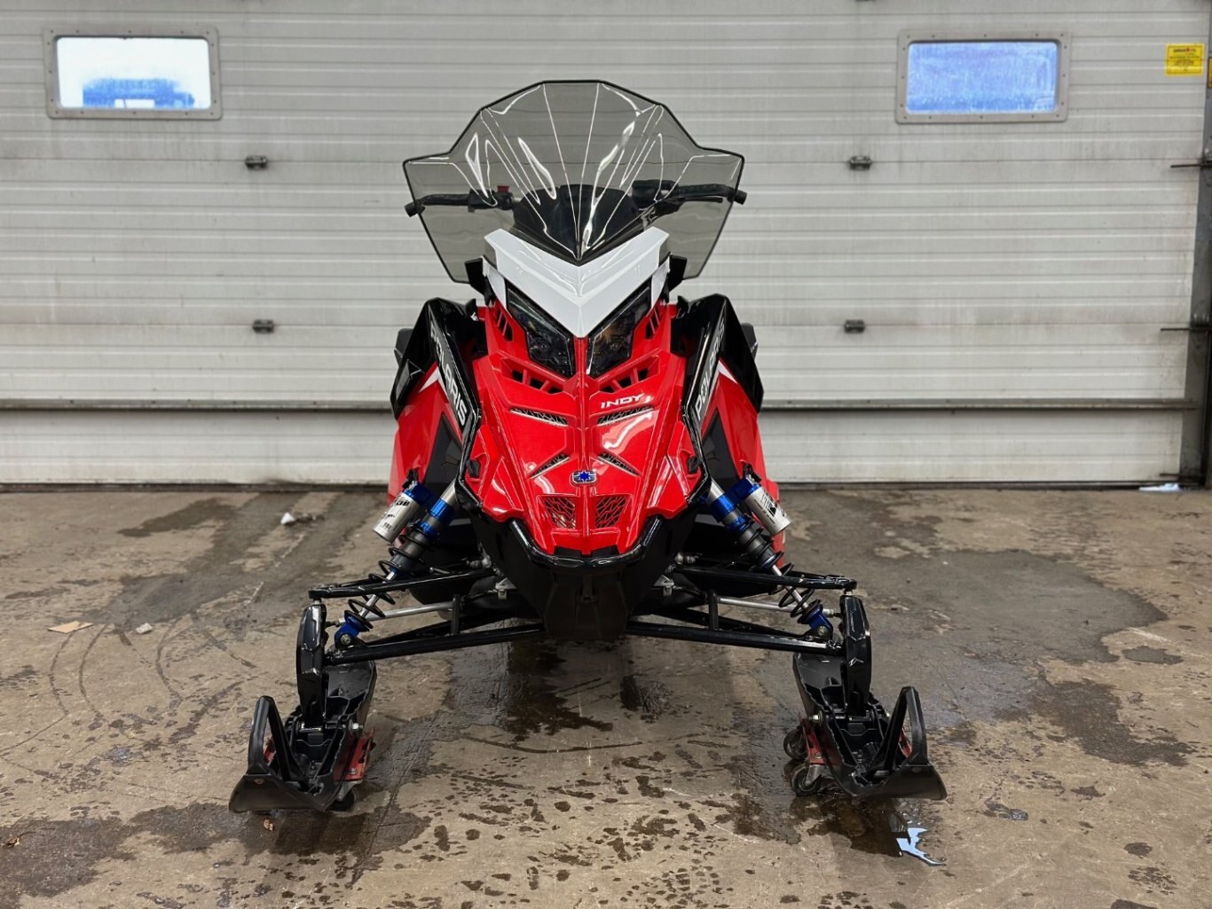 2022 Polaris 850 INDY VR1 137 RED