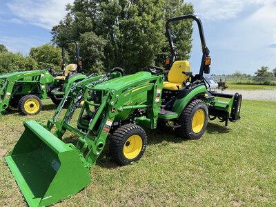 John Deere 2025R Tractor w/ 120R Self Leveling Loader
