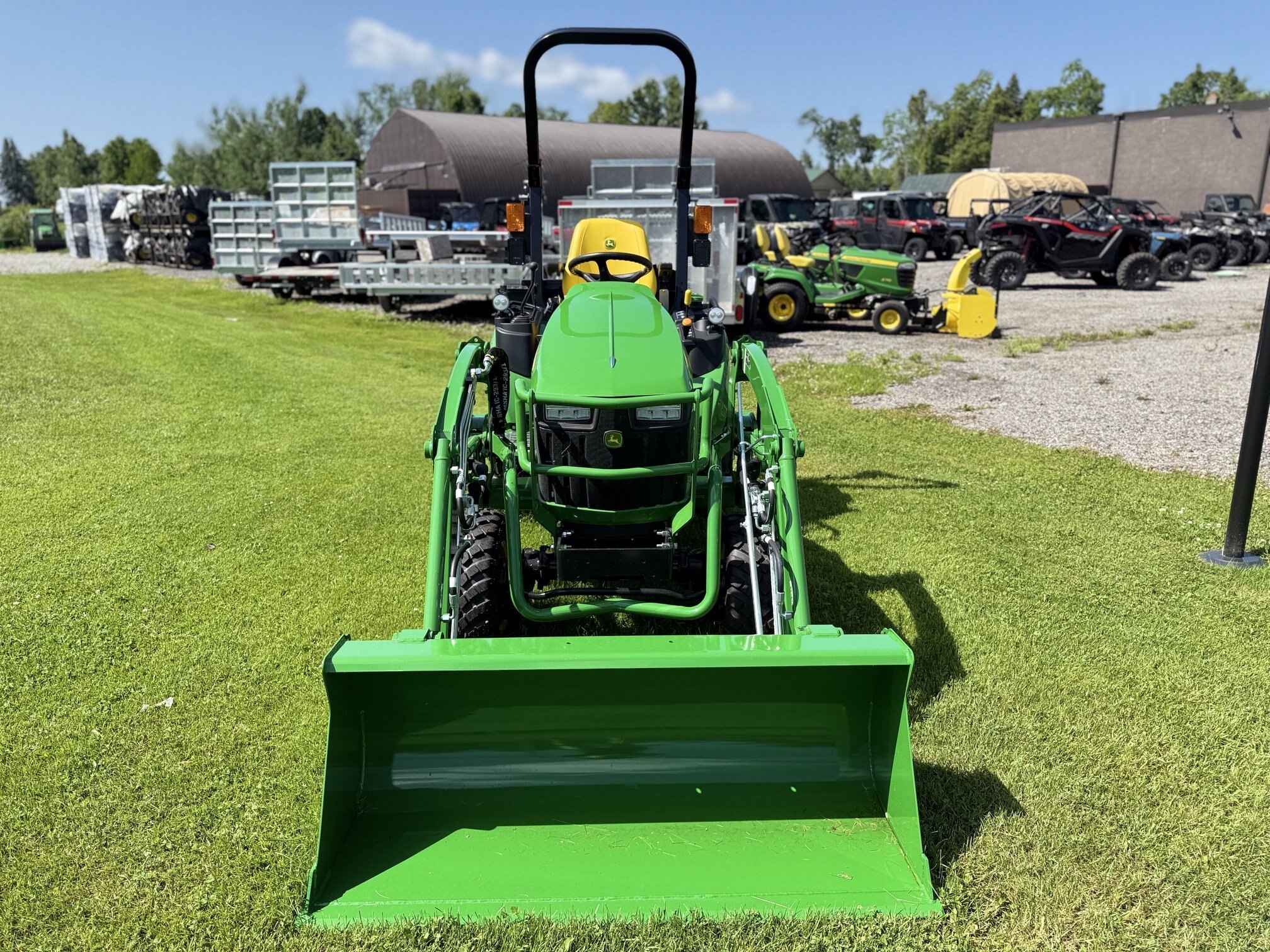 John Deere 2025R Compact Tractor w/ Loader