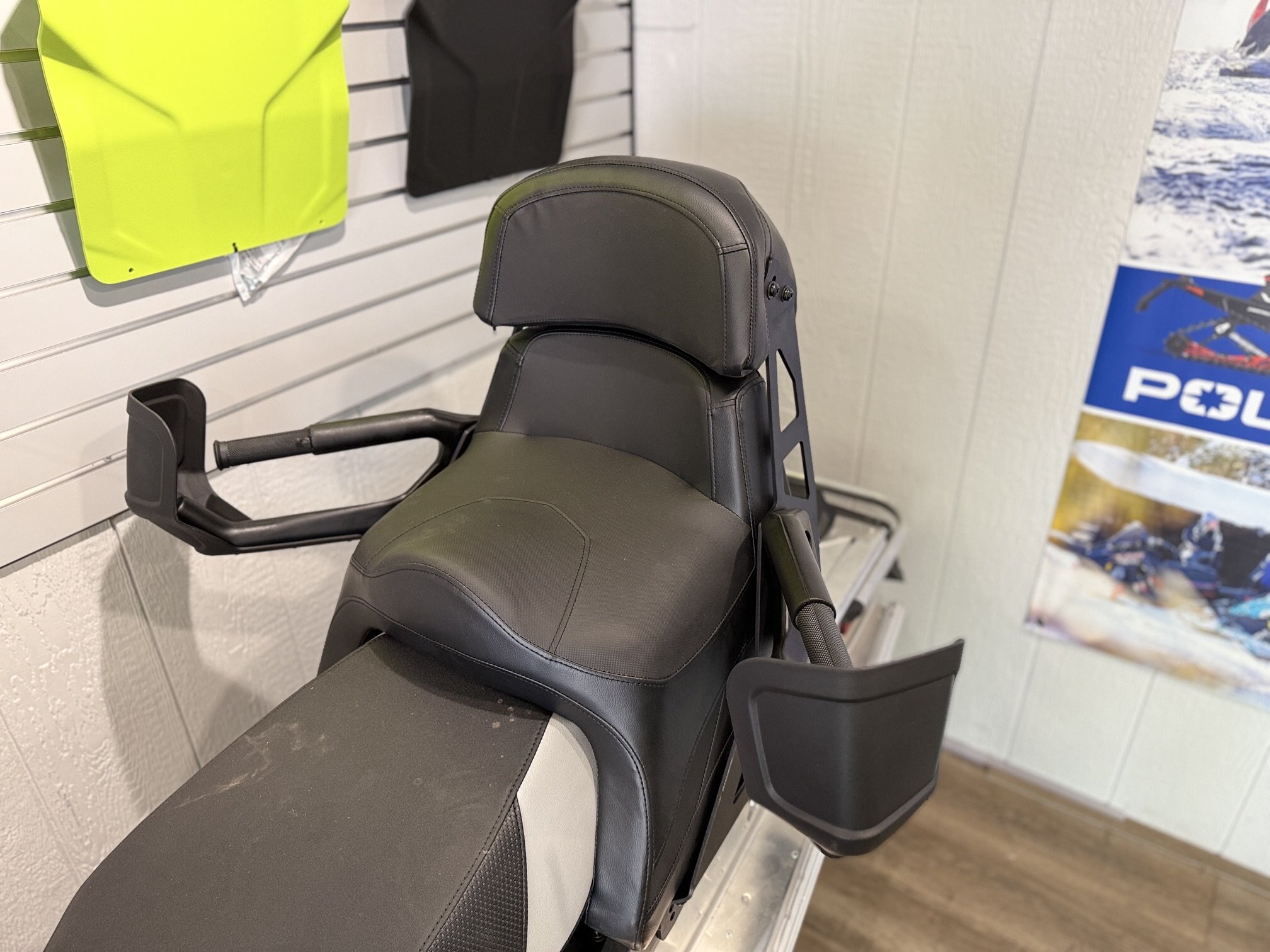 2025 Polaris 550 SWITCHBACK SPORT 144 w/ 2 up Seat