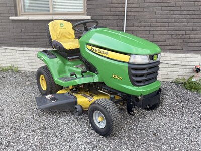 2013 John Deere X300 with Snowblower