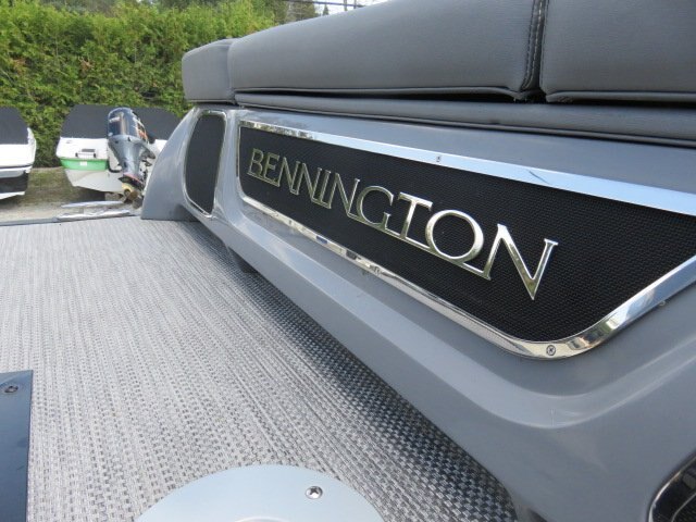 2021 Bennington RX Sport Swing Back