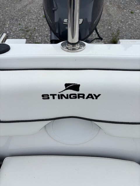 2025 Stingray 172 SC
