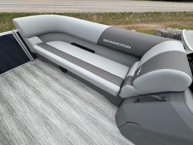 2025 Bennington 20SVL