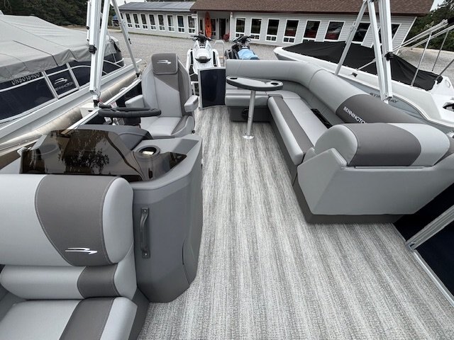 2025 Bennington 20SVL