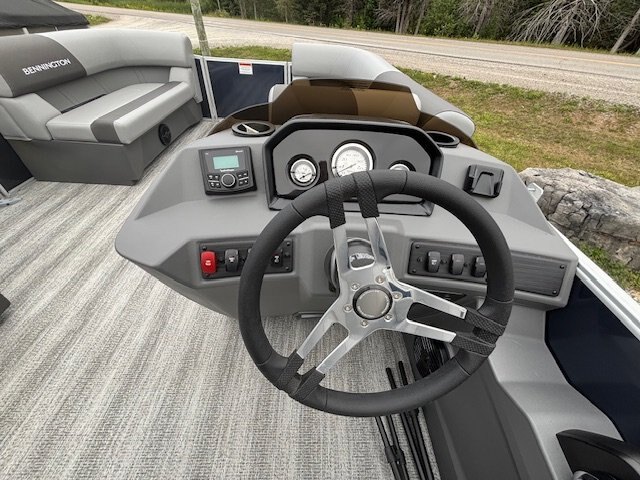 2025 Bennington 20SVL