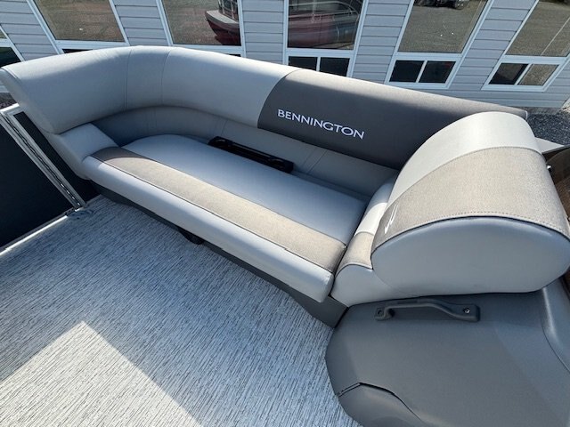 2026 Bennington 18SVL