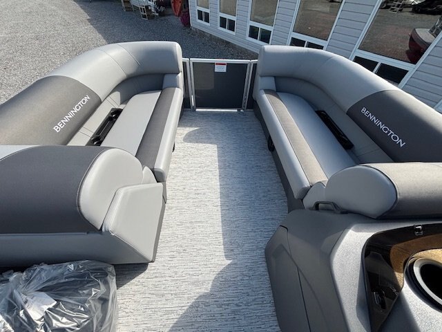 2026 Bennington 18SVL