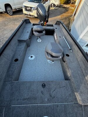 2026 Alumacraft Escape 165 Tiller NIGHTFALL BLACK