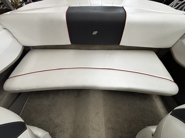 2011 Four Winns 180SS