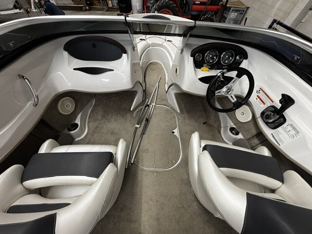 2011 Four Winns 180SS