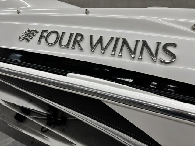 2011 Four Winns 180SS