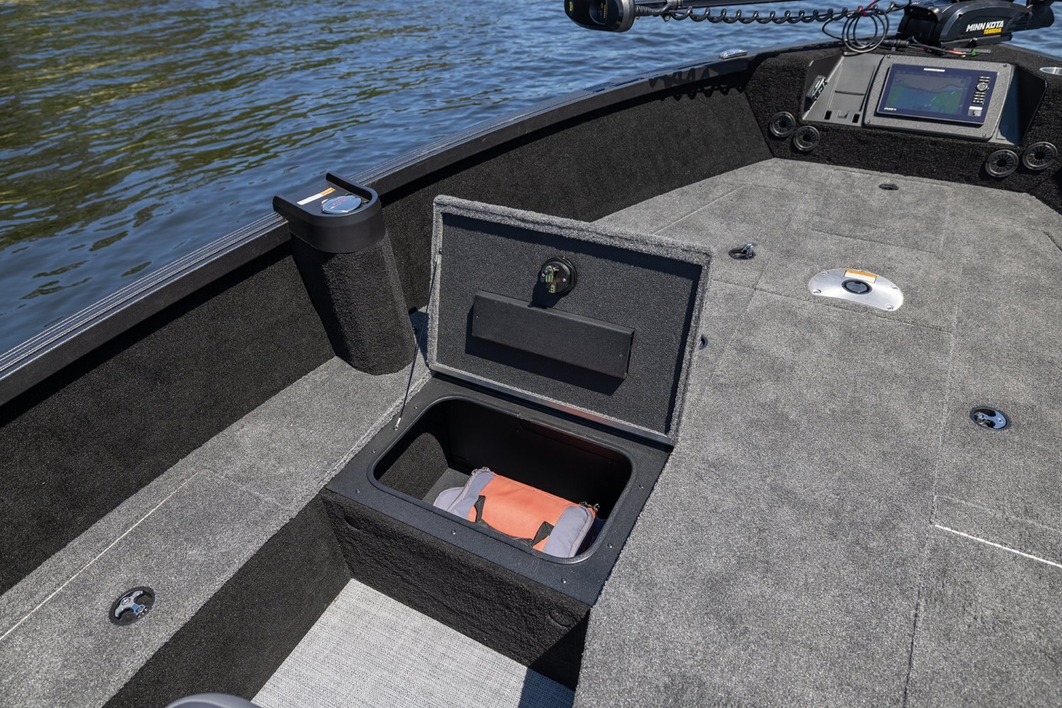 2027 Alumacraft Dominator 185X Tiller