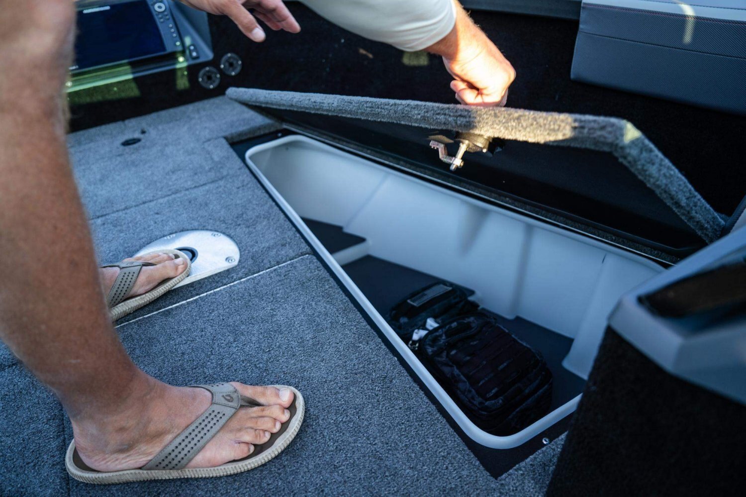 2027 Alumacraft Competitor 190X Side Console
