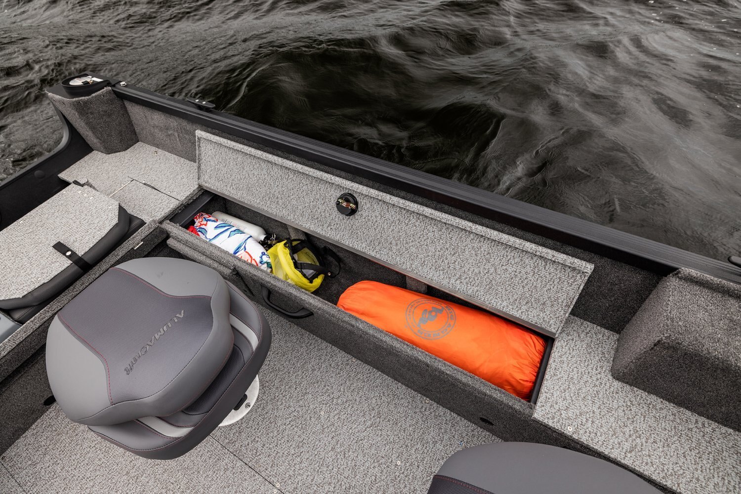 2027 Alumacraft Voyageur 175 Tiller