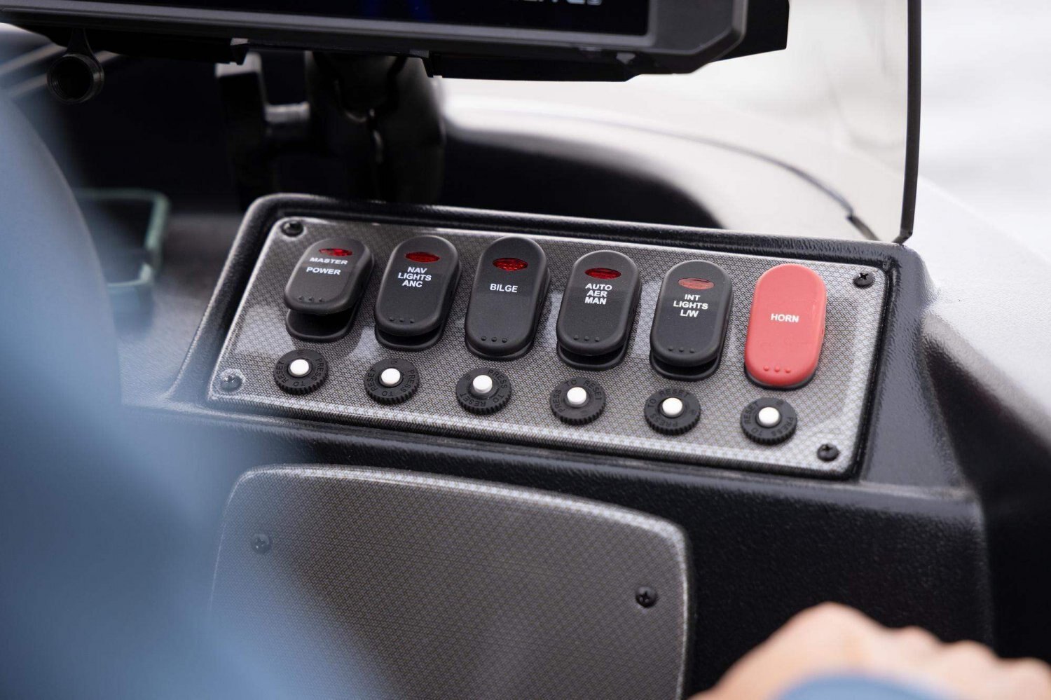 2027 Alumacraft Classic 165 Side Console